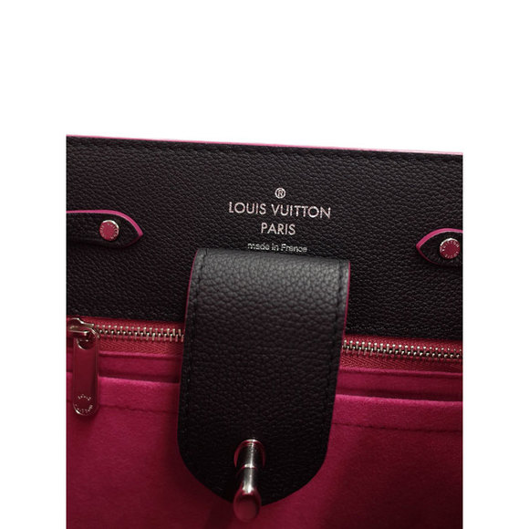 Louis Vuitton Lock Me Bucket Shoulder Bag Noir - Picture 5 of 5
